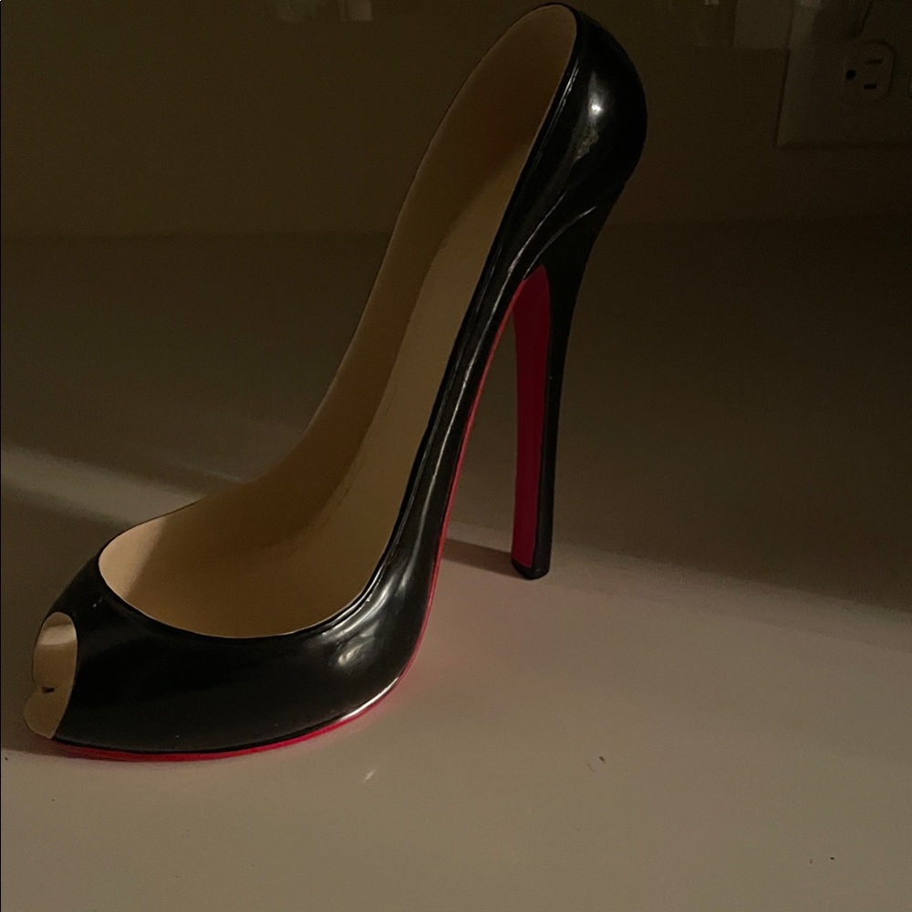 Elegant Black and Red Stiletto Heel wine holder